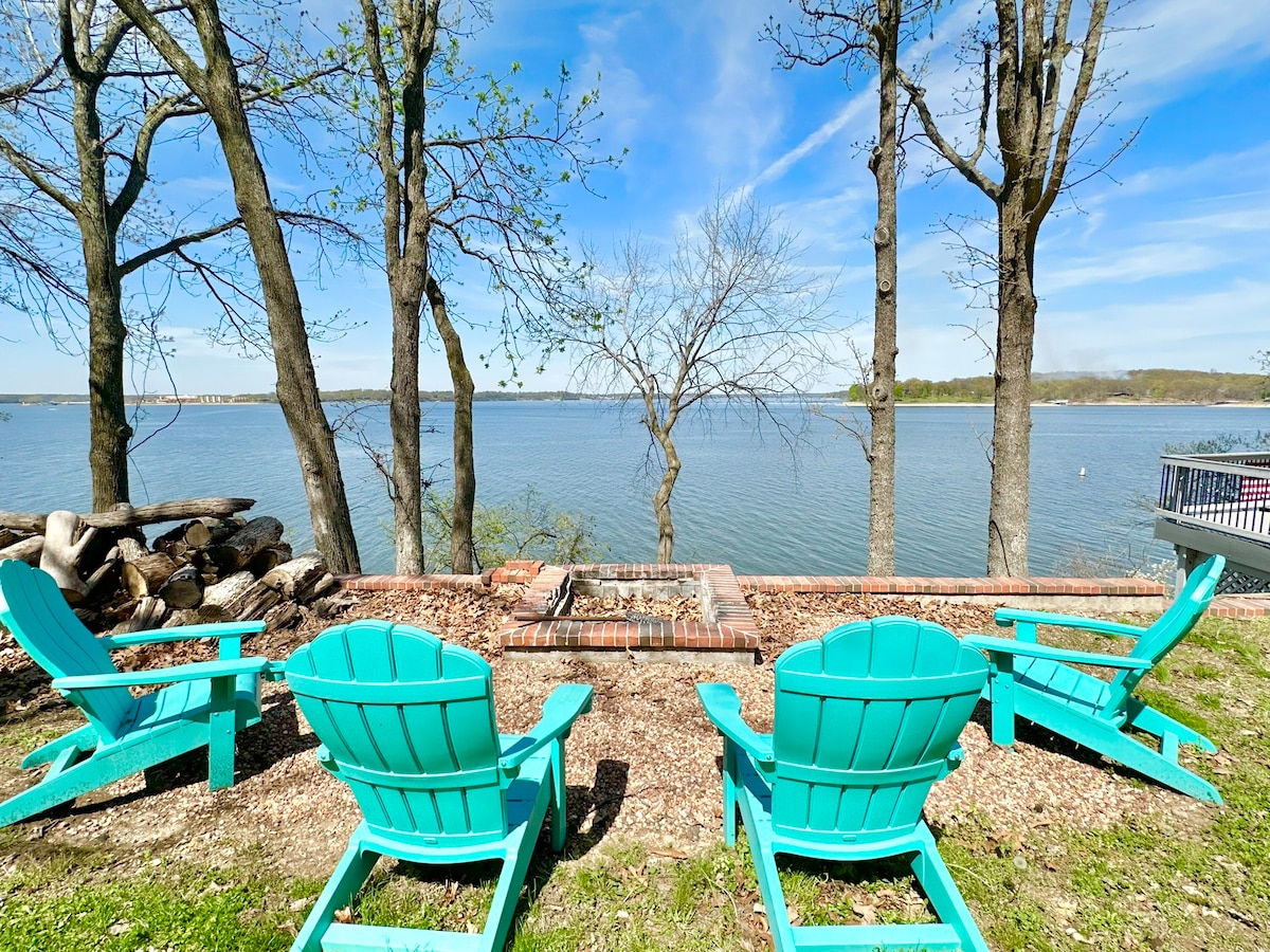 *New Hot Tub & Game Room* - Waterfront Paradise!