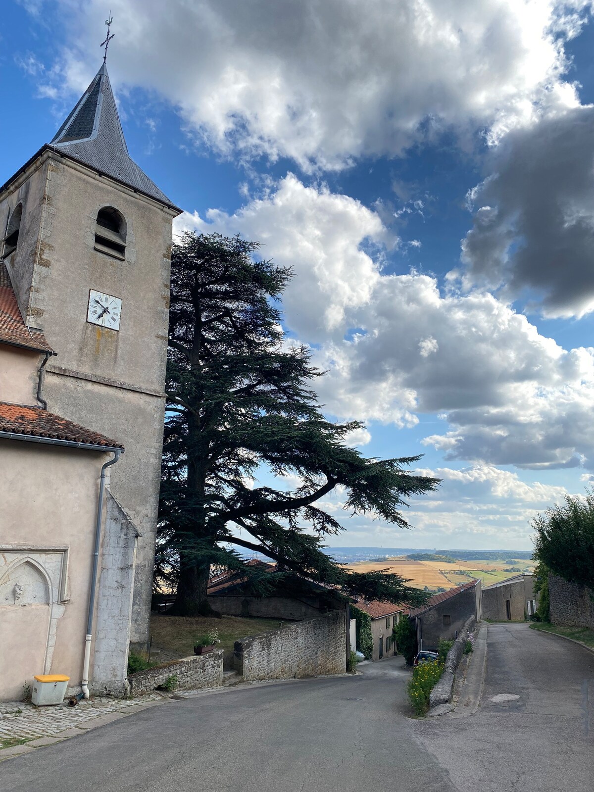 Maison atypique charmant village