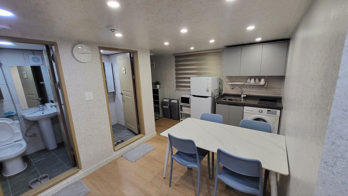 Hapjeong stn 4min 3Rooms & 2Bath free wifi