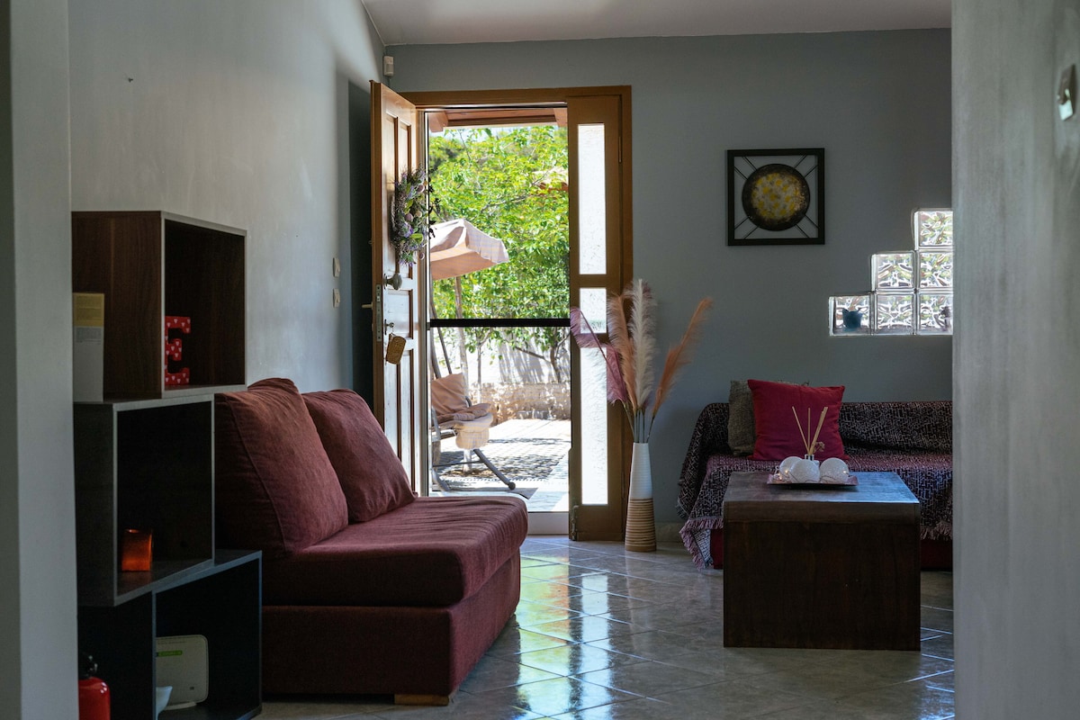 Dimitra's Guesthouse 2