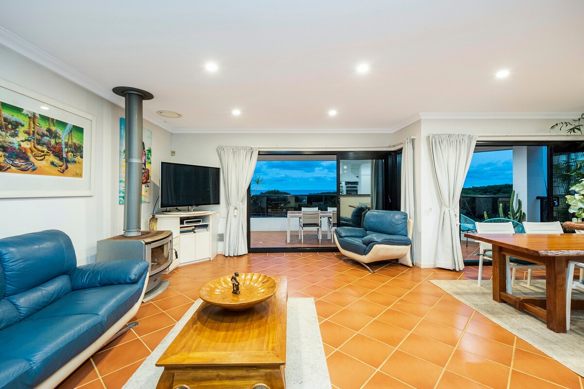 Mullaloo Beach Front Home - Topfloor 3x2.5