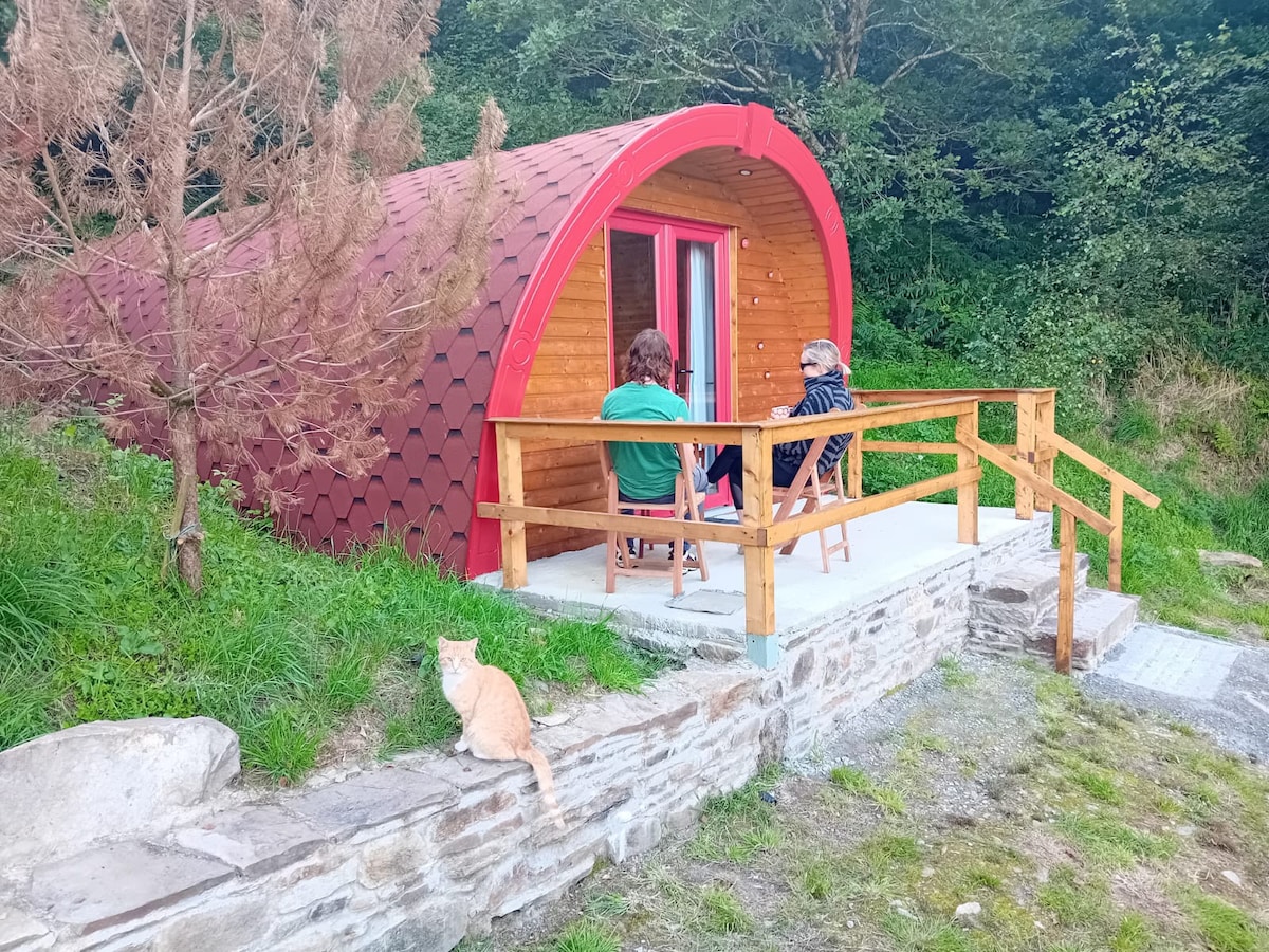 farm stay glamping(red pod).