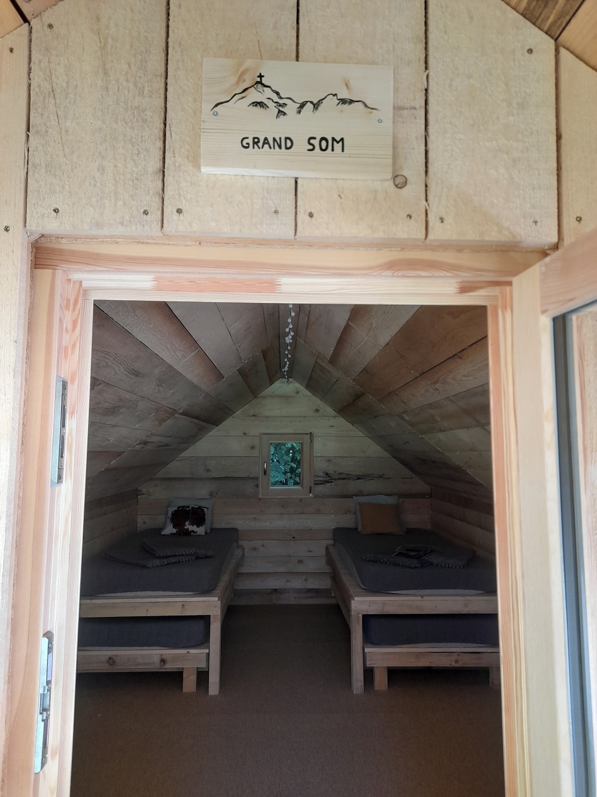 Chartreuse的小木屋/避难所（大型SOM小木屋）
