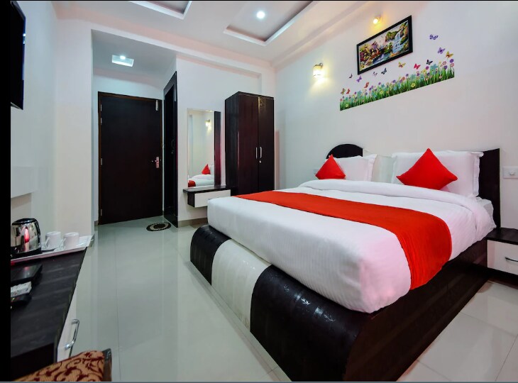 Deluxe Room(White Tulip)