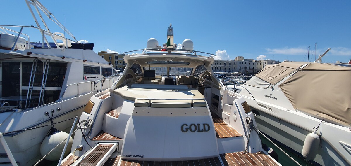 yacht porto turistico di trani