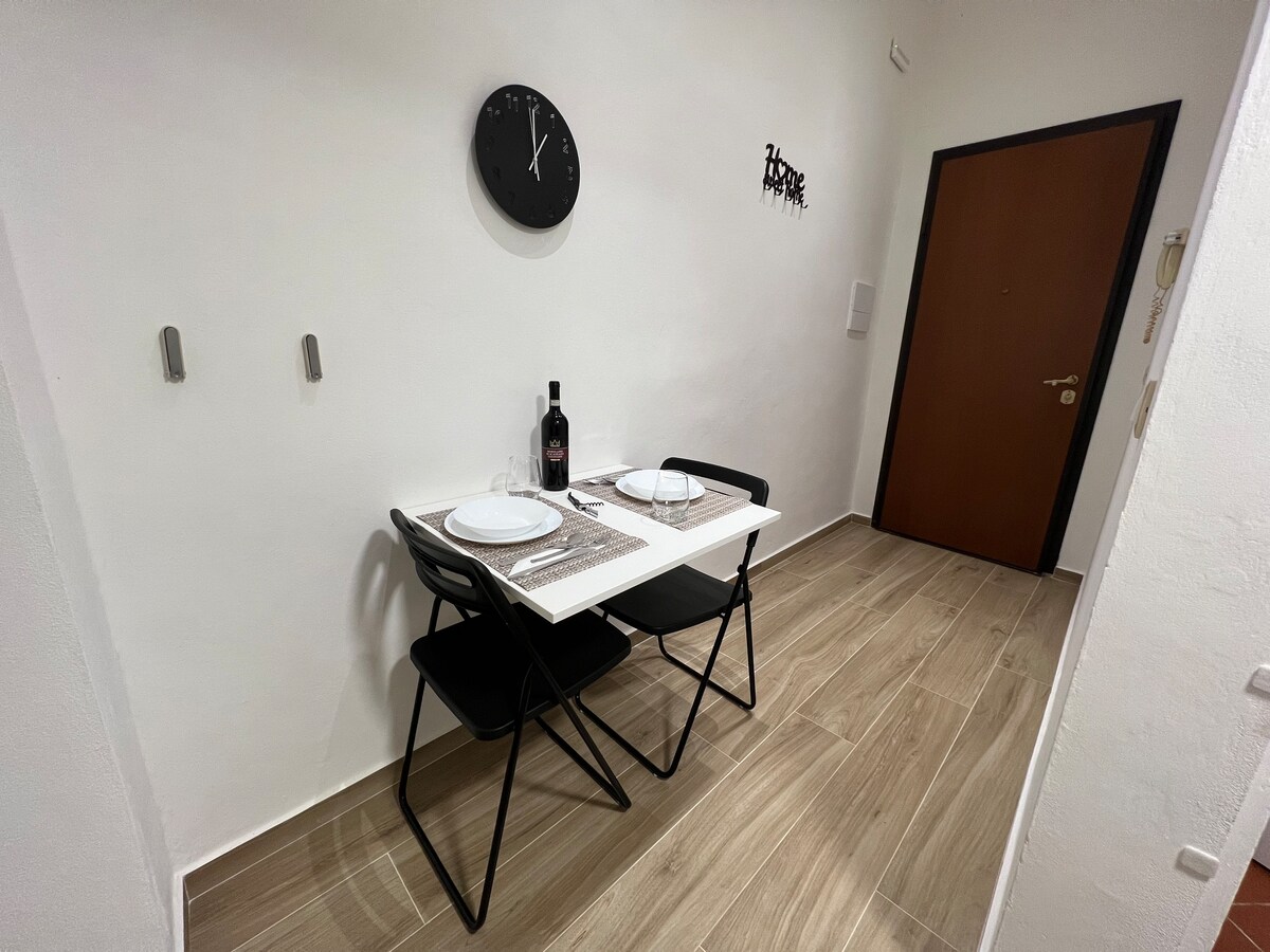 AL 106 Apartment [Free Wi-fi 5 min dalla Stazione]