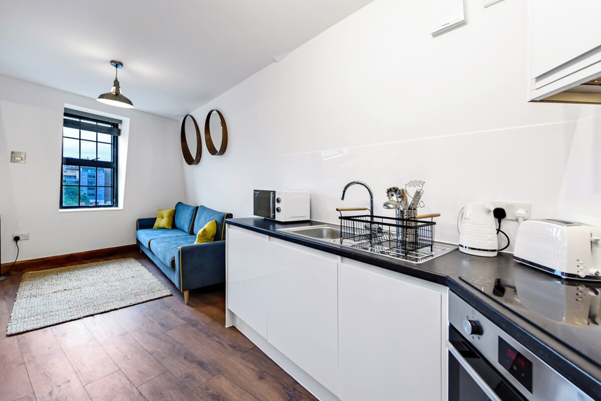 Modern 1 bed in Peckham with Terrace, Sleeps 4