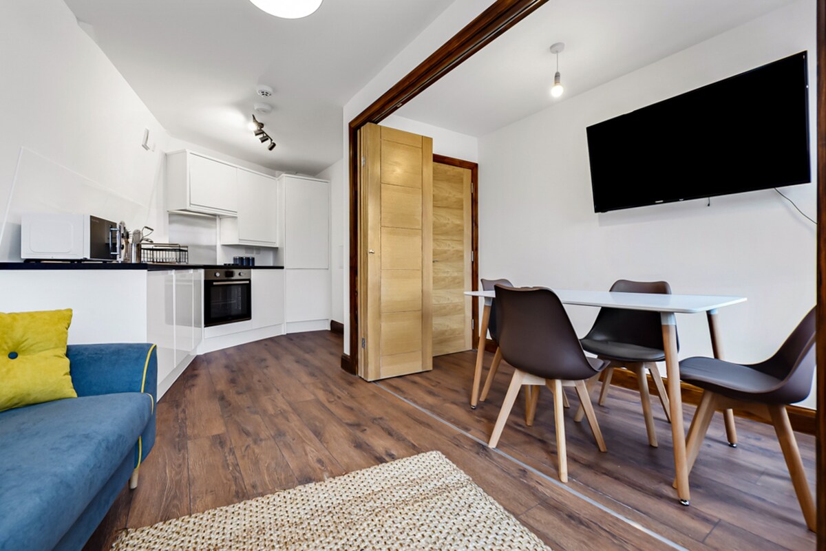 Modern 1 bed in Peckham with Terrace, Sleeps 4