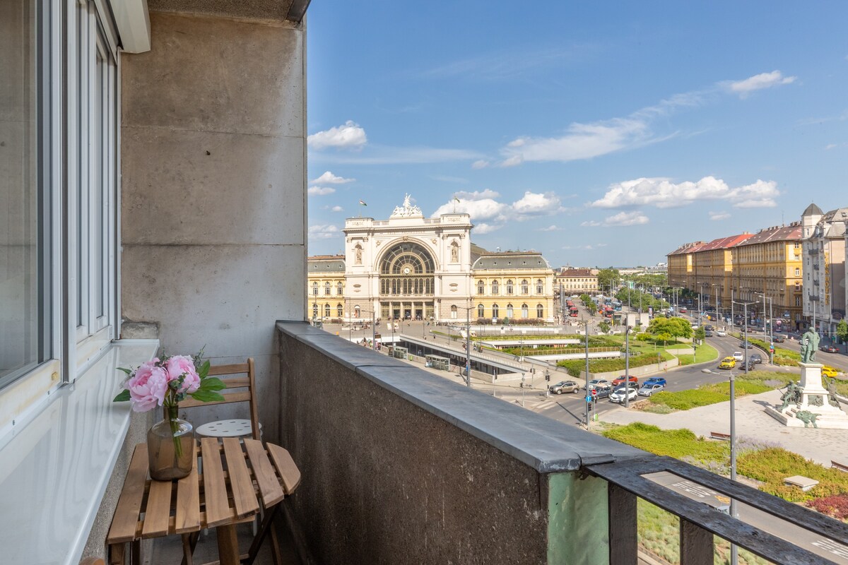 Cozy&Stylish at the Eastern Railway St. w Balcony