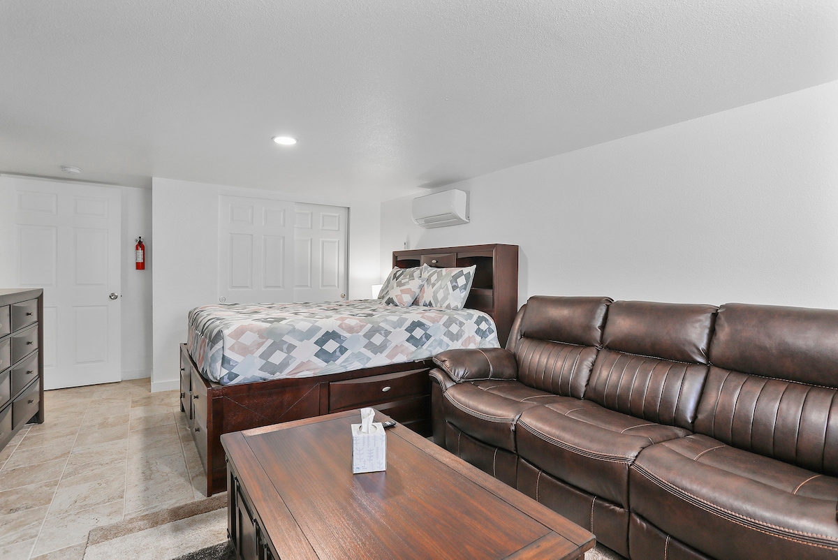 Super clean, comfortable and cozy Home! (Unit B)