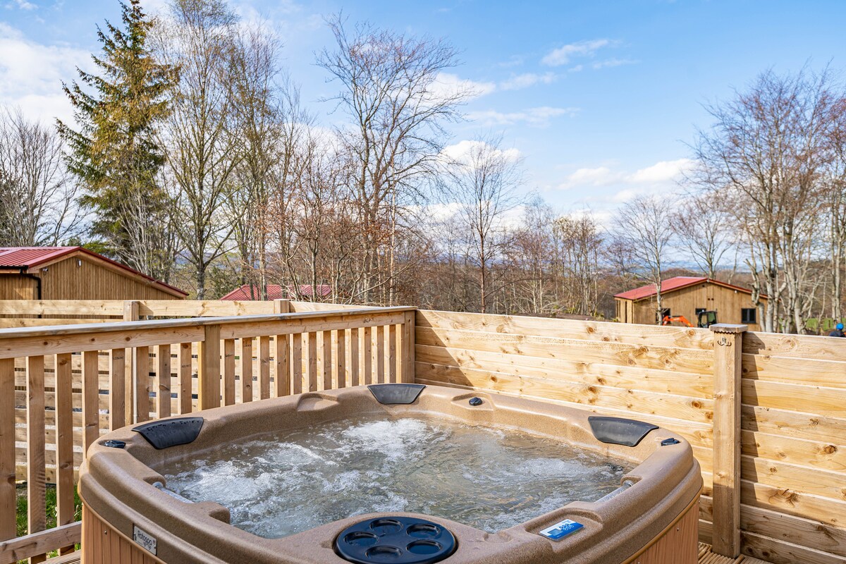 Breckland House with Hot Tub