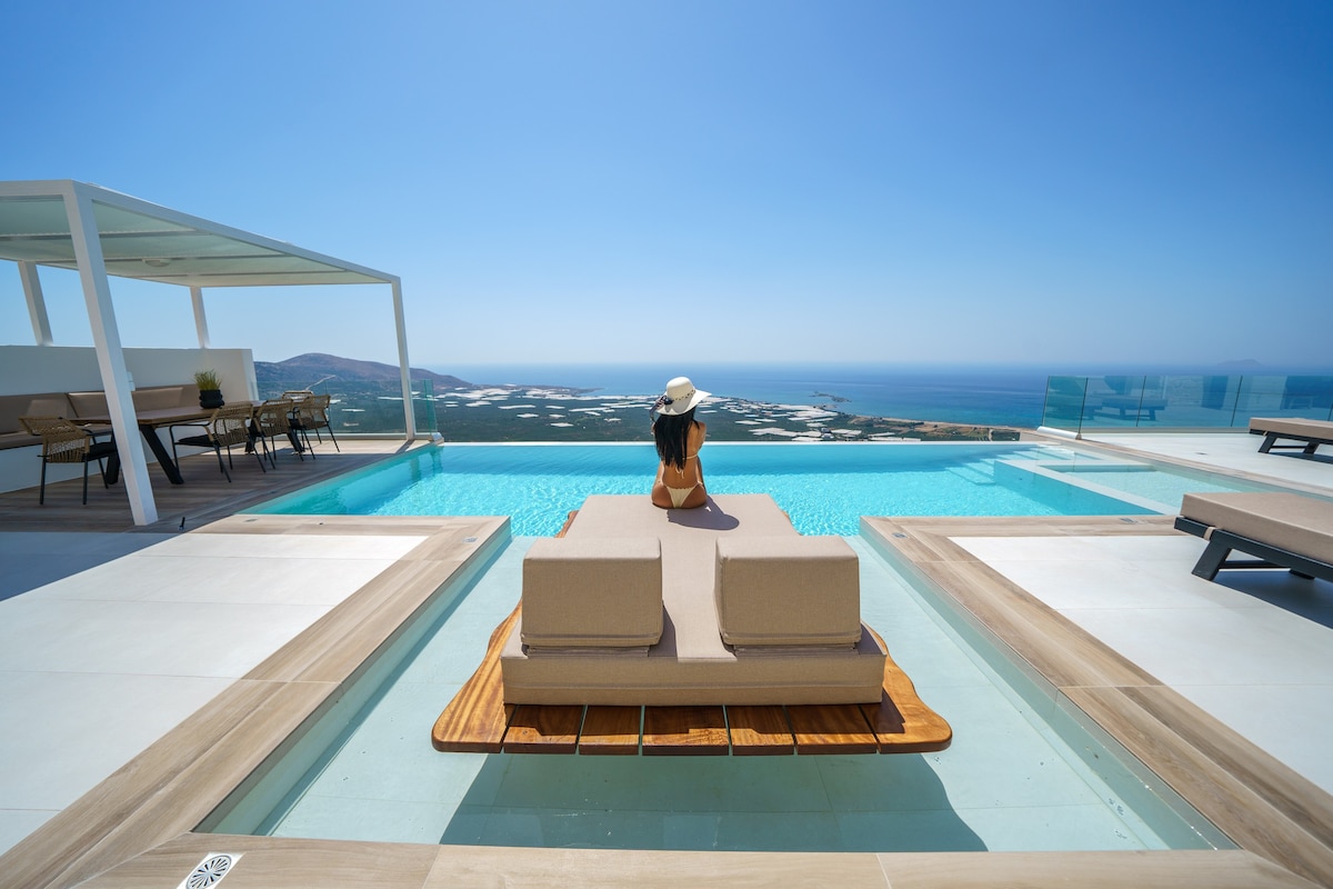 Luxurious Seaside Villa Odysseas