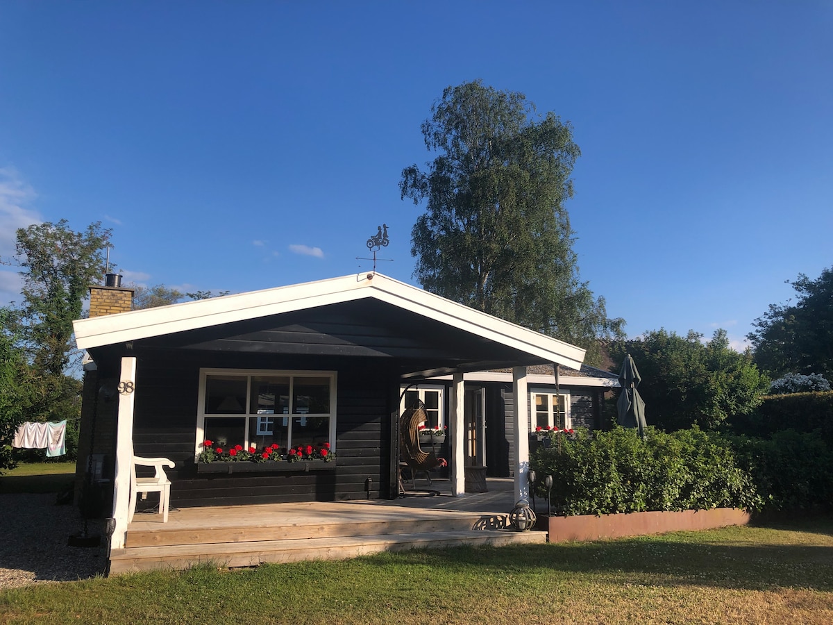 Sommerhus tæt på strand og skov