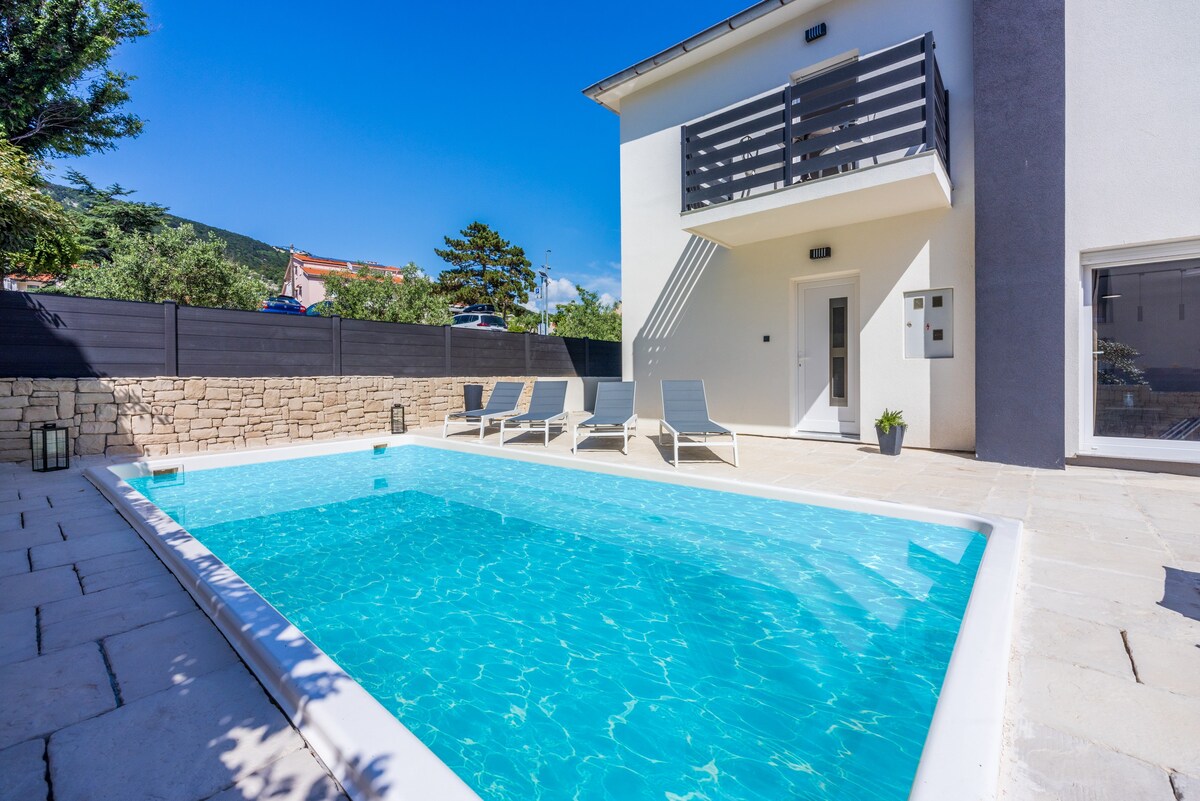 Dream villa with swimming pool in Baska