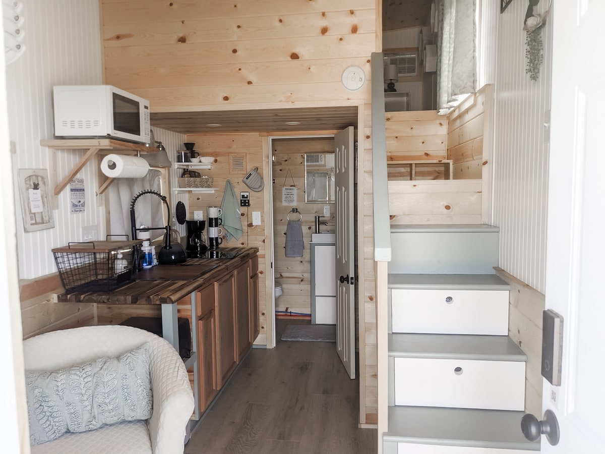 Tiny Home near McGee Park - Vista Retreat