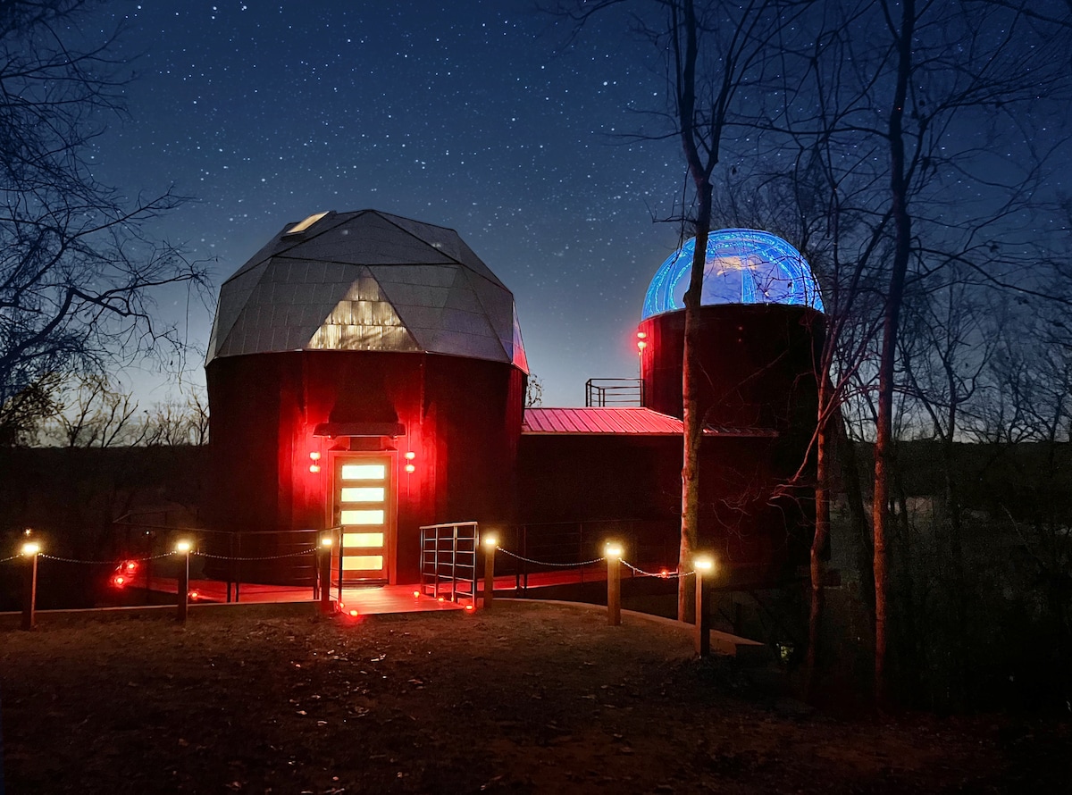 Stargazing Planetarium Treehouse Beaver Lake View