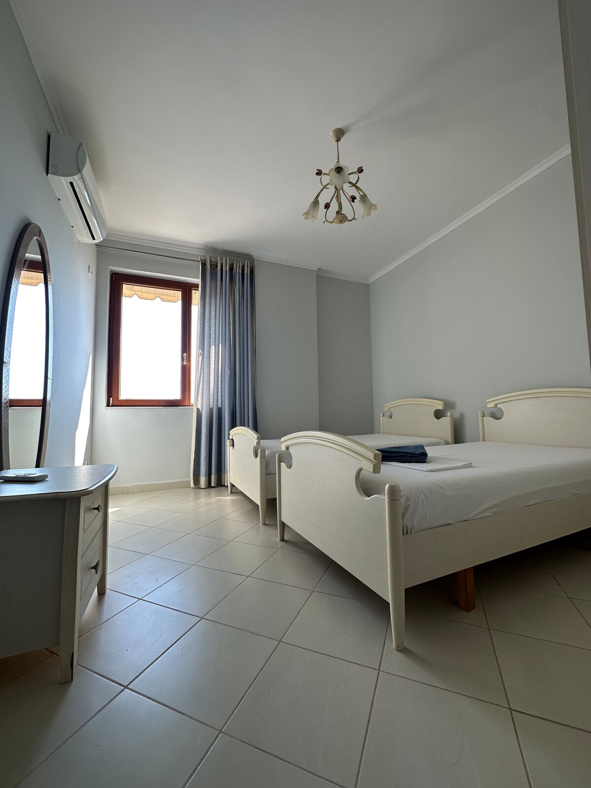 2 Bedroom Seaview Apartment in Himare