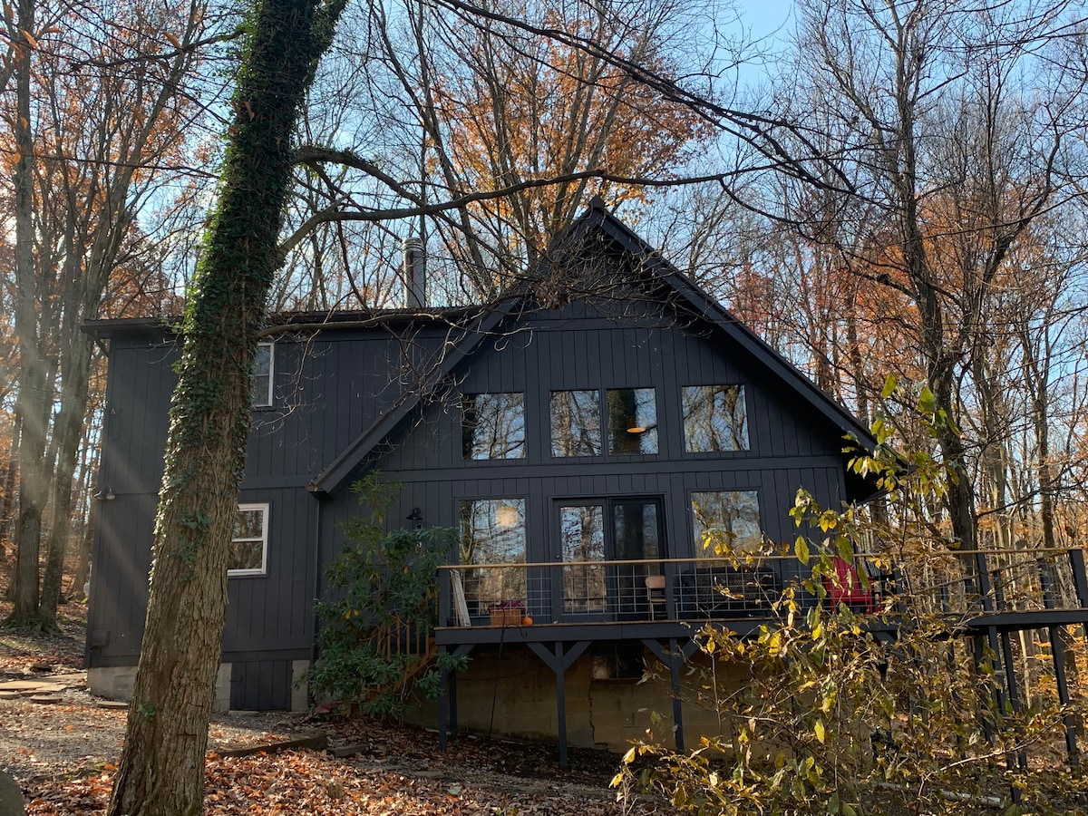 Three Bears Cabin in Acme, PA