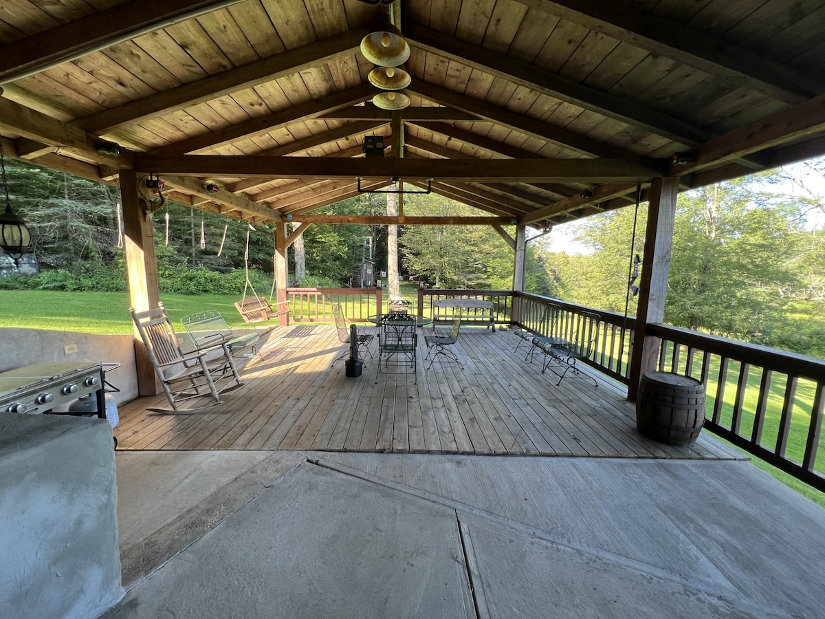 Foulkrod’s Lodge on Wooded Retreat