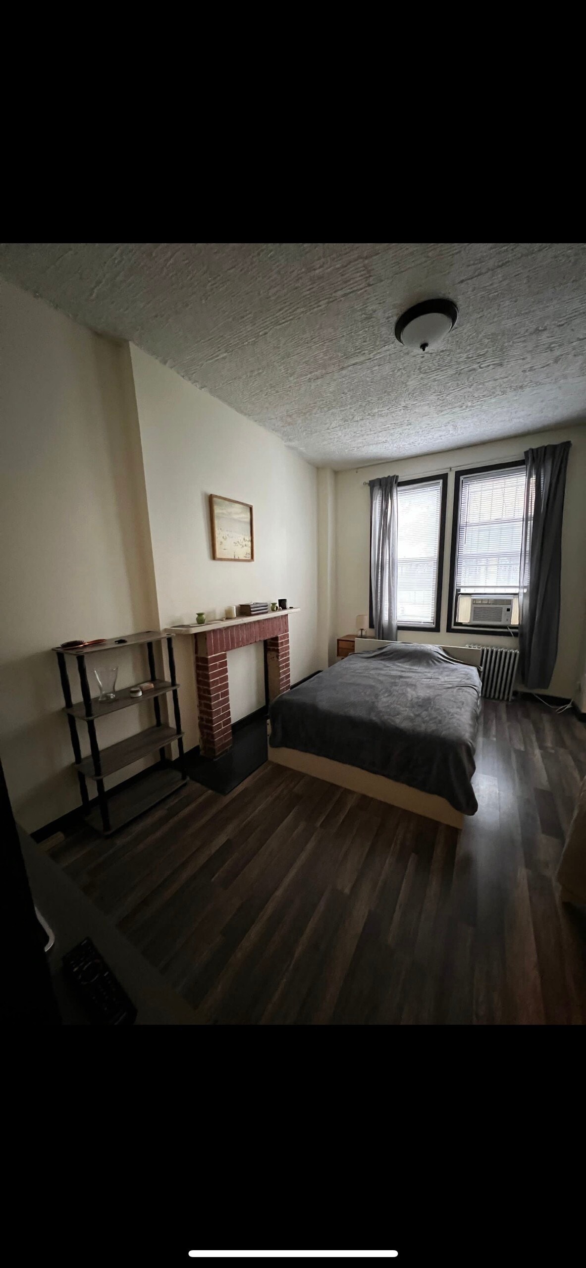 Sweet1bed ；就在富兰克林大道（ Franklin Ave ）附近