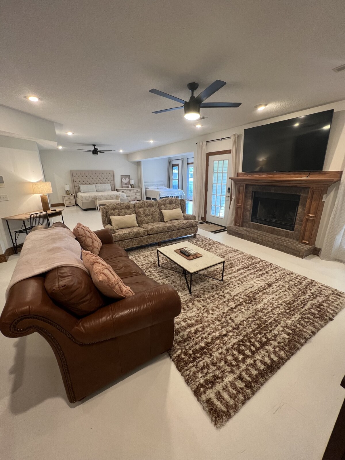 Cozy Copper Oaks | Lake View Spacious Studio