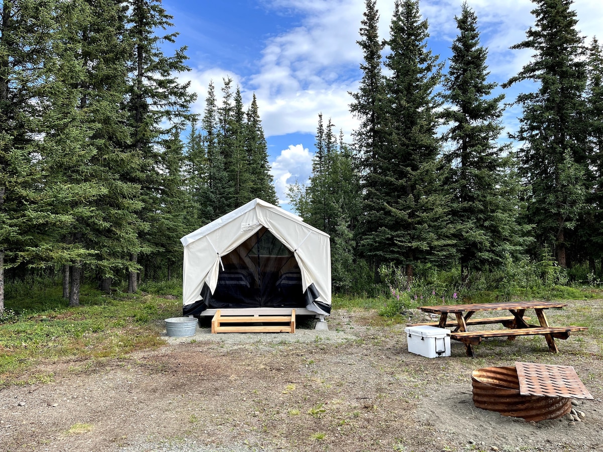 The Prospector Wall Tent at Stump Creek B&B