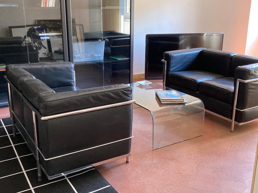 Newly refurbished 2-room apartment, Carrara center