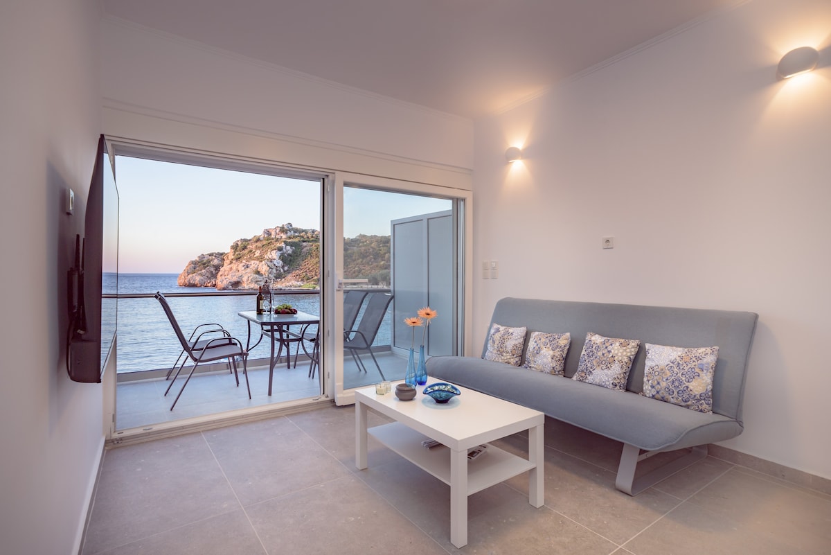 Emporios Elite Seafront Apartment