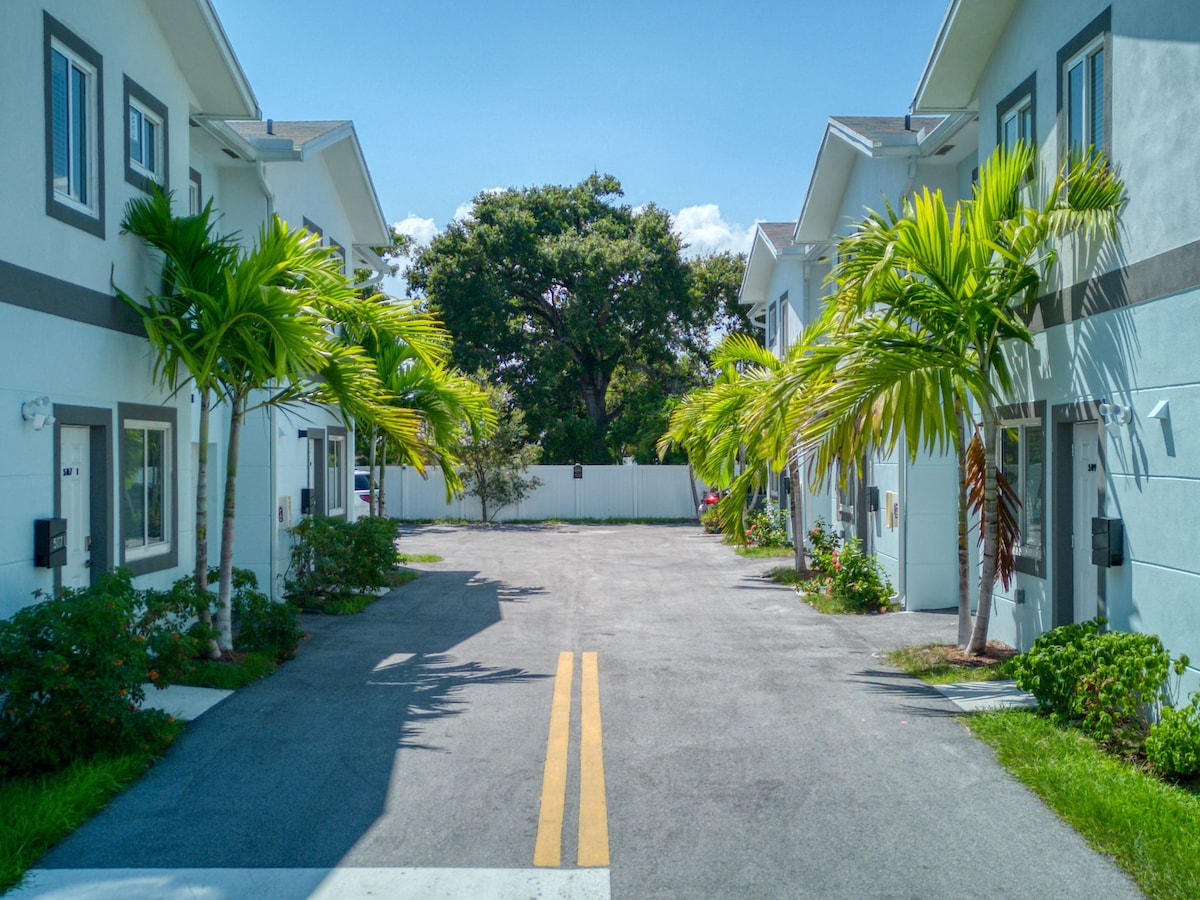 Up to 30 Guests in 3 Brand New Townhomes