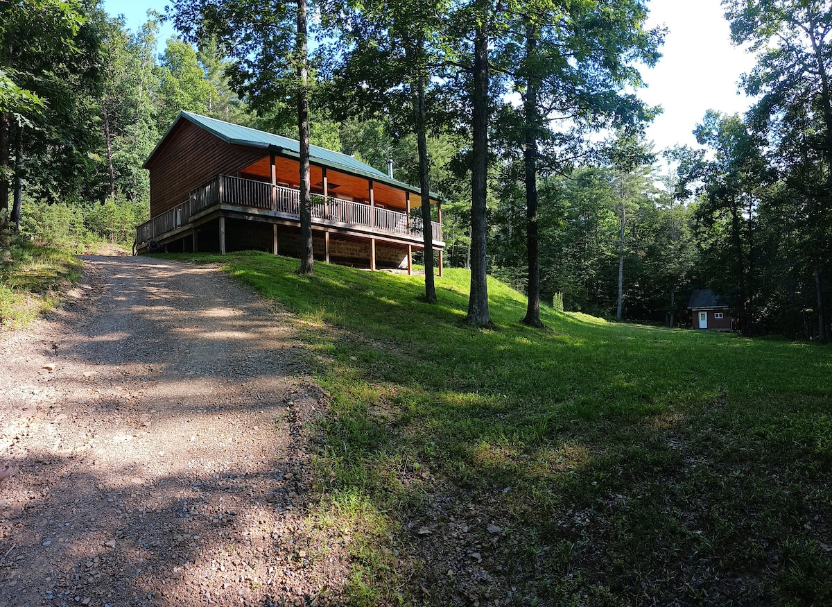 Gorgeous 10-Acre Modern Rustic Cabin w/ ATV Trails