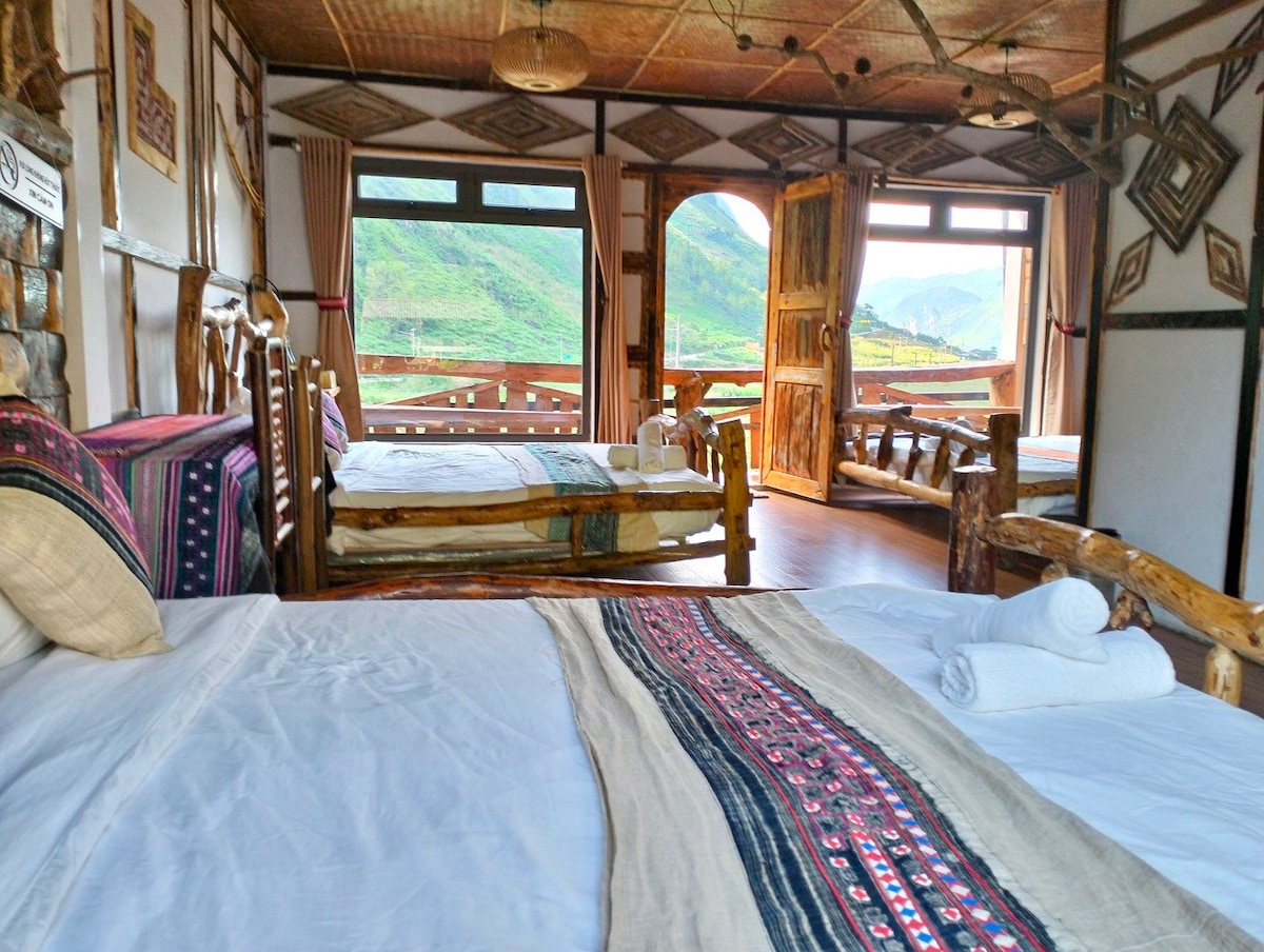 Triple room with mountain view