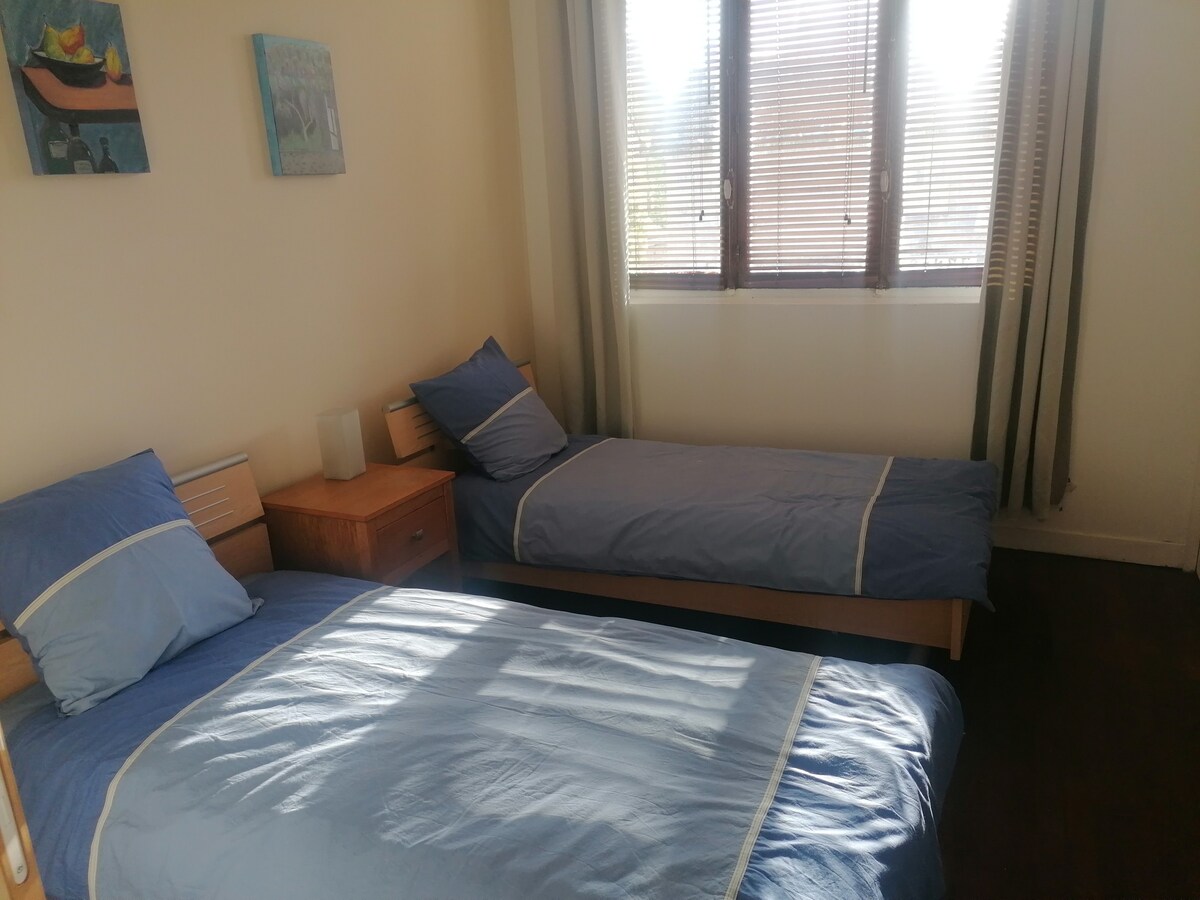 Chez Henry 1 rooms 2 beds per room. €50 per room