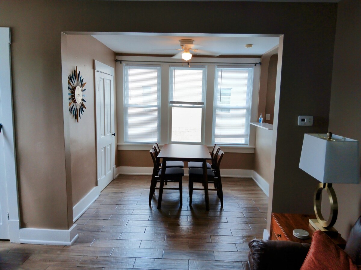 Charming Downtown Lancaster Apartment