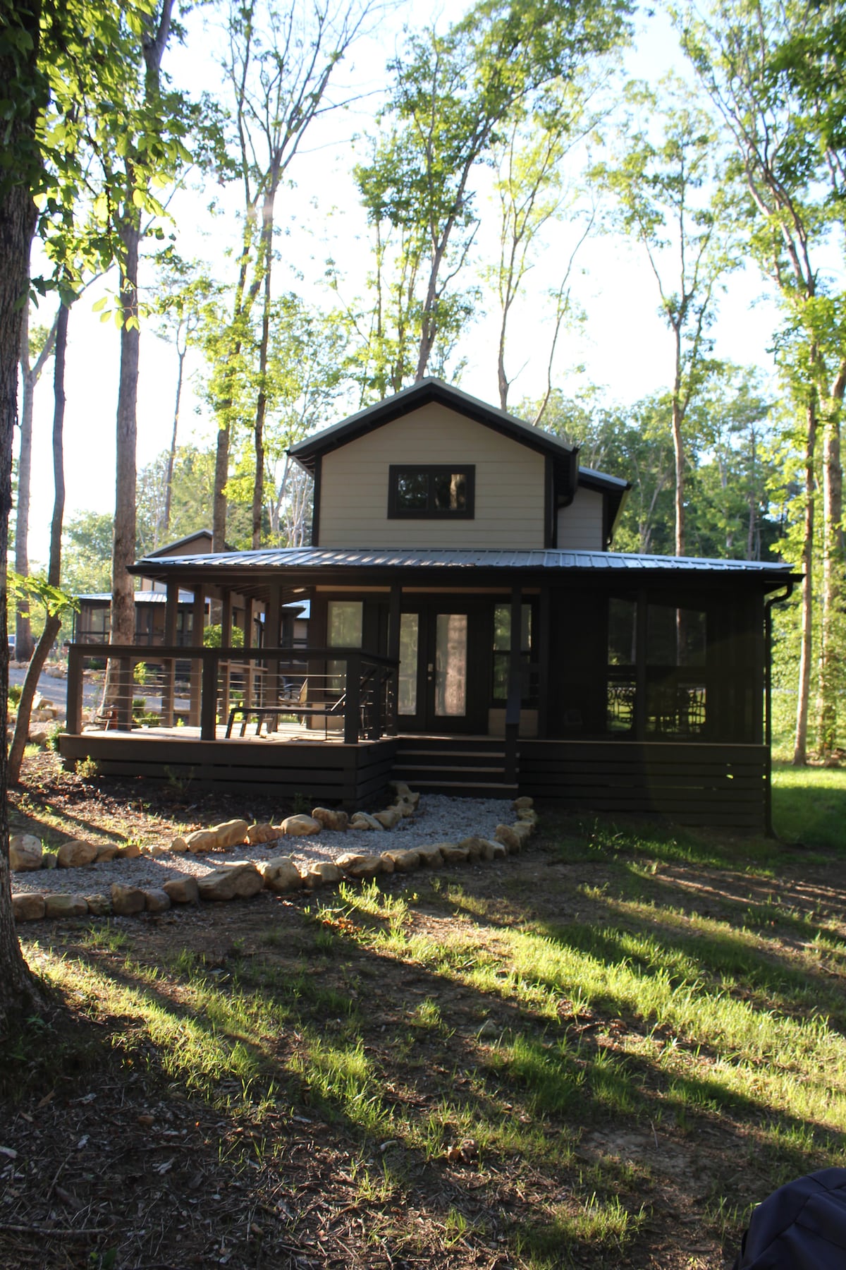 4 Bed Tiny House w/ Lake access/Snuggle Inn Heron