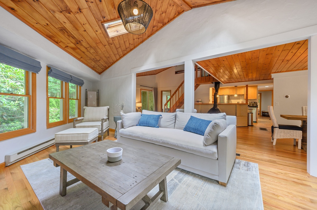 Cozy New Seabury Home With Private Pool