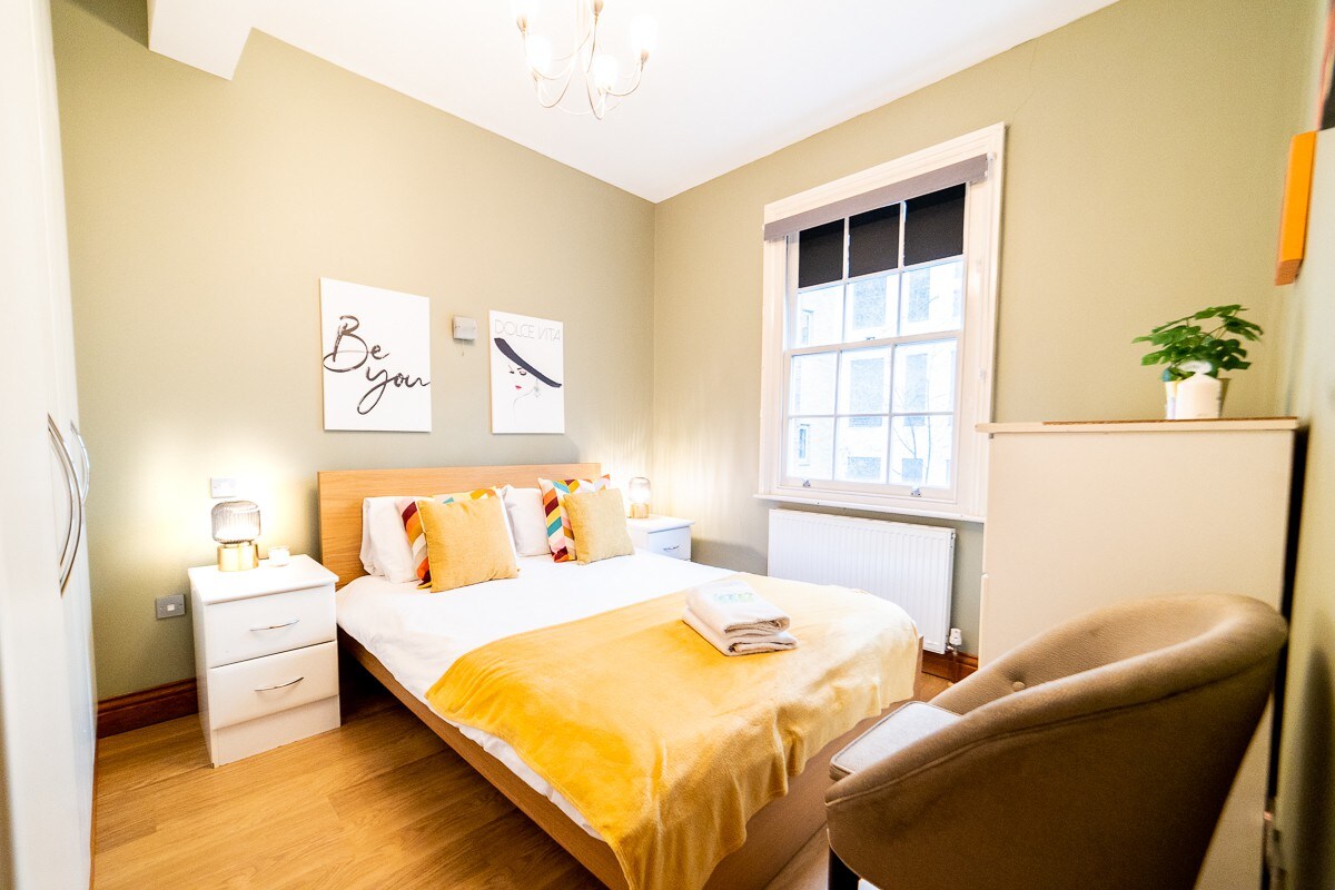 [St Paul Cathedral-City of London]London Apartment