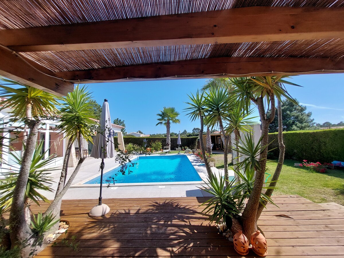 Villa Lena - Oase der Ruhe unter Palmen mit Pool