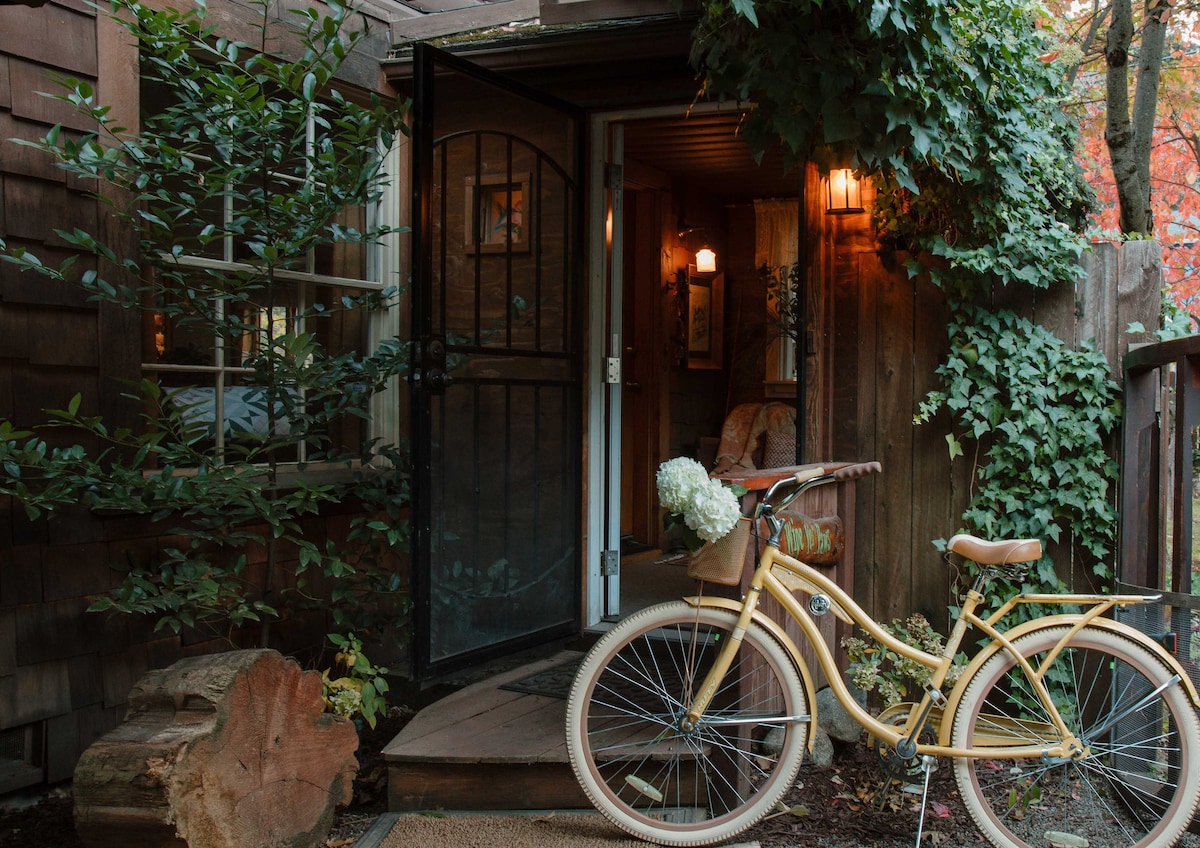 Cottage on the Corner