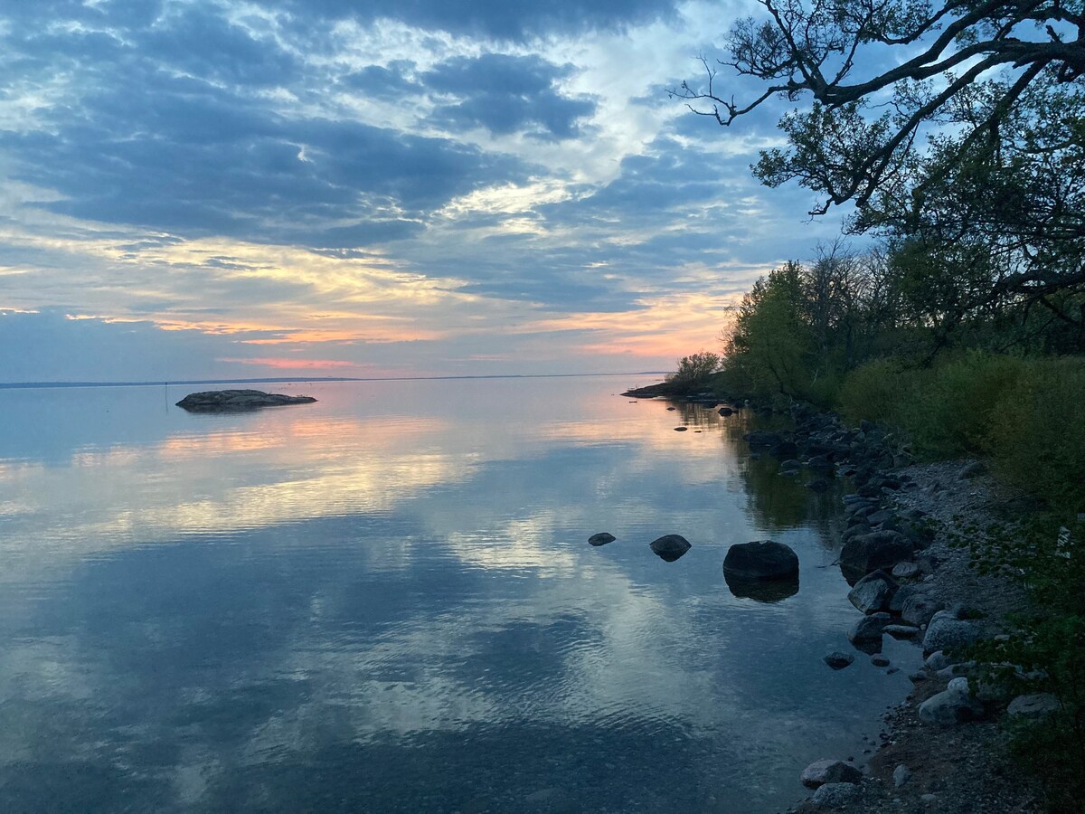 Hus + lillhus vid Vättern, Hästholmen