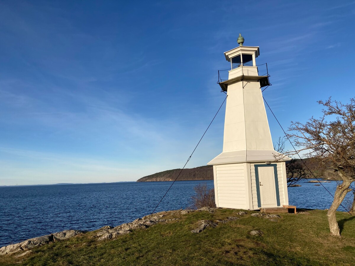 Hus + lillhus vid Vättern, Hästholmen