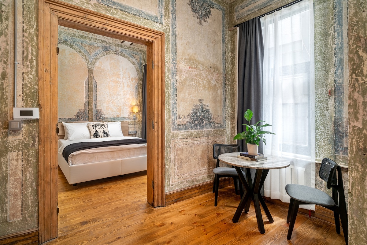 1-Bedroom Historic Apartment in Central Istanbul