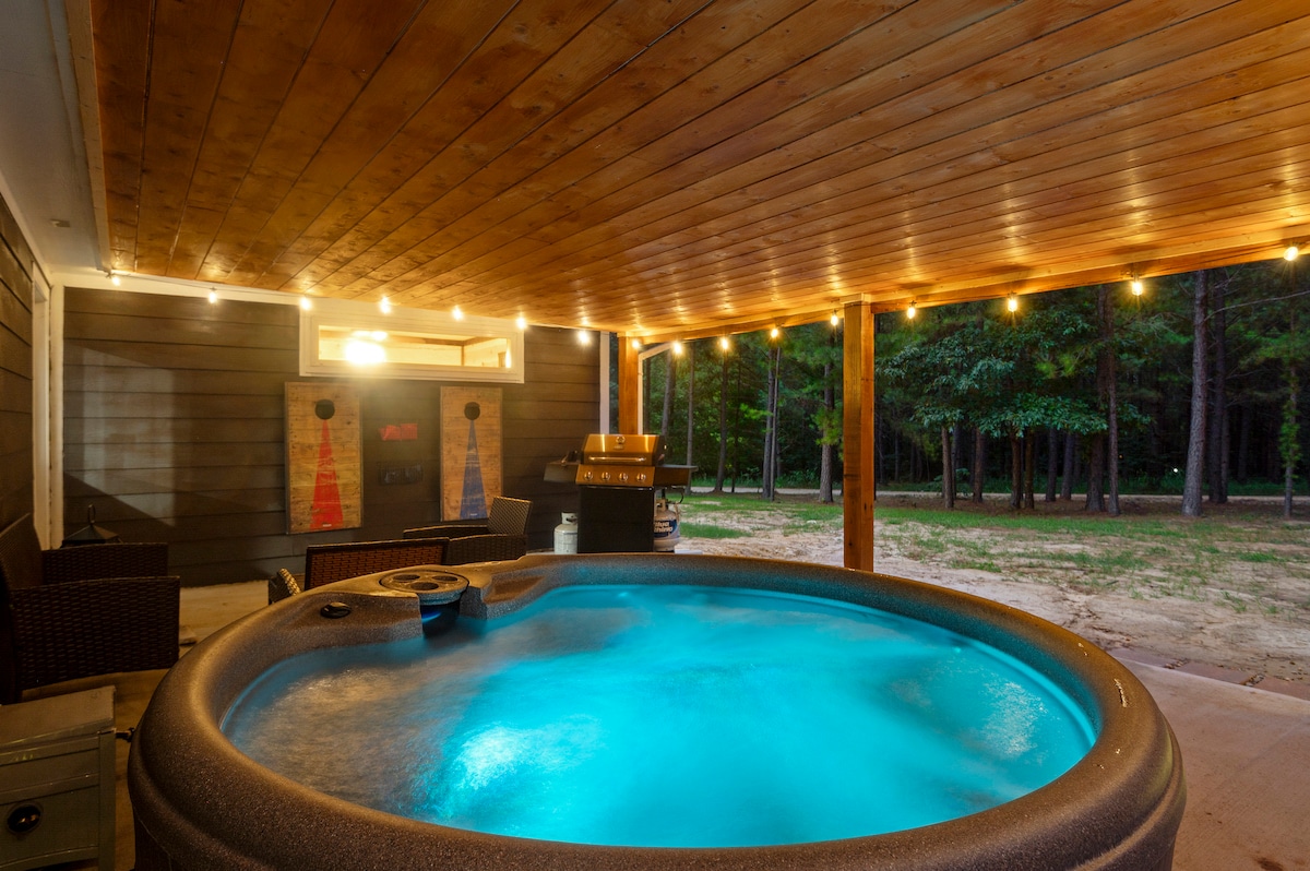 New Listing · Air Hockey | Hot Tub | Near Kayaking