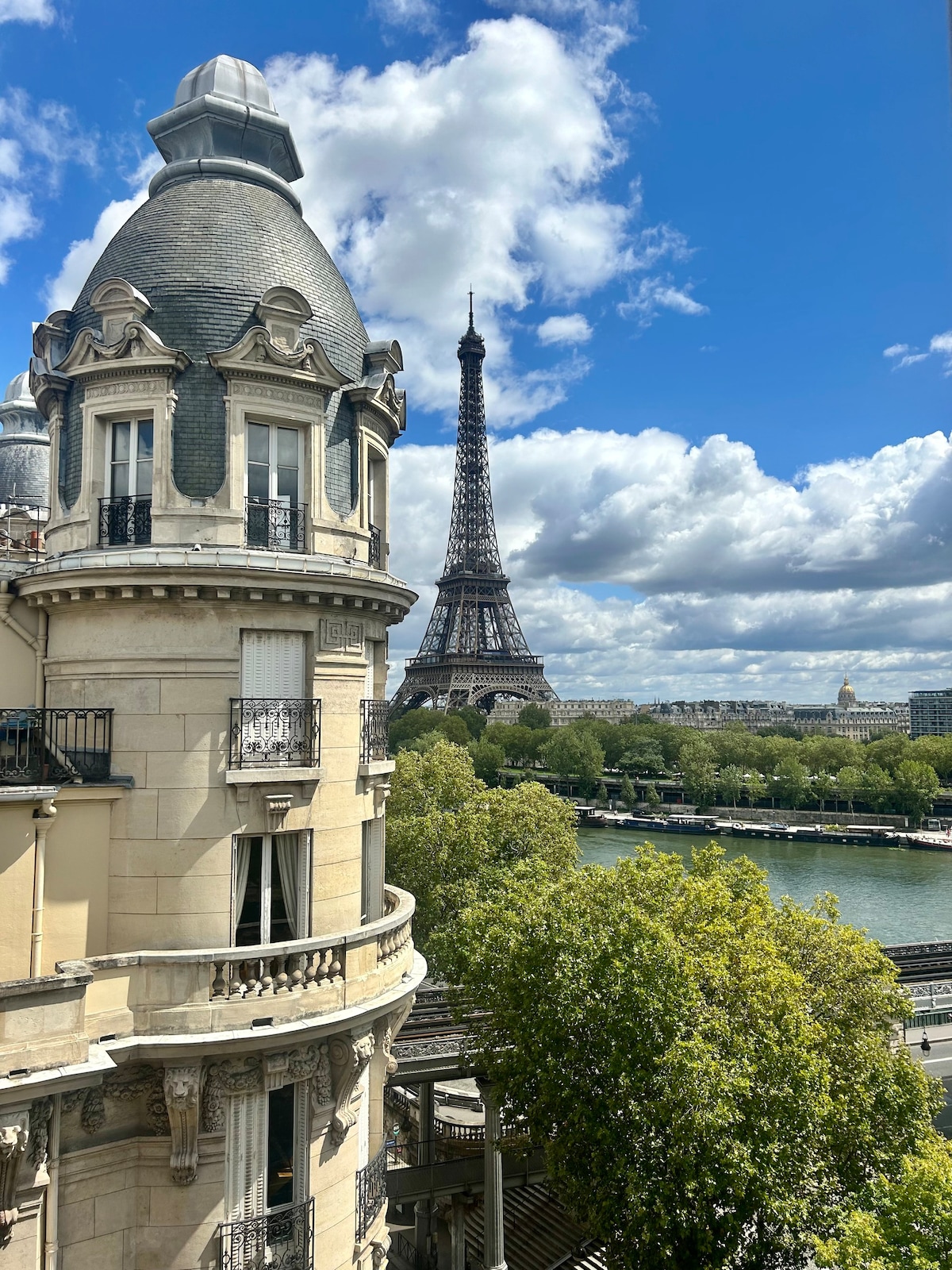 Cosy studio avec vue sur Tour Eiffel