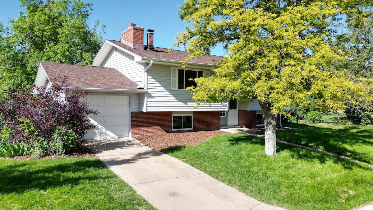 Cozy Retreat 4 Bedroom with Air Hockey