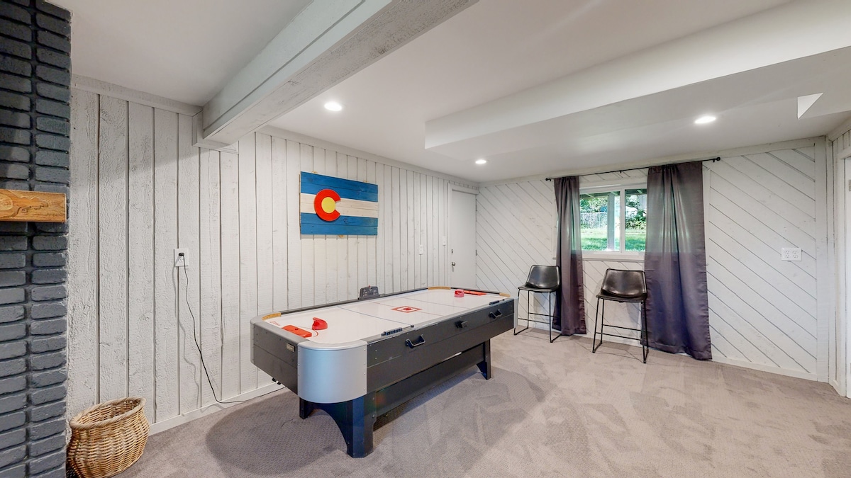 Cozy Retreat 4 Bedroom with Air Hockey