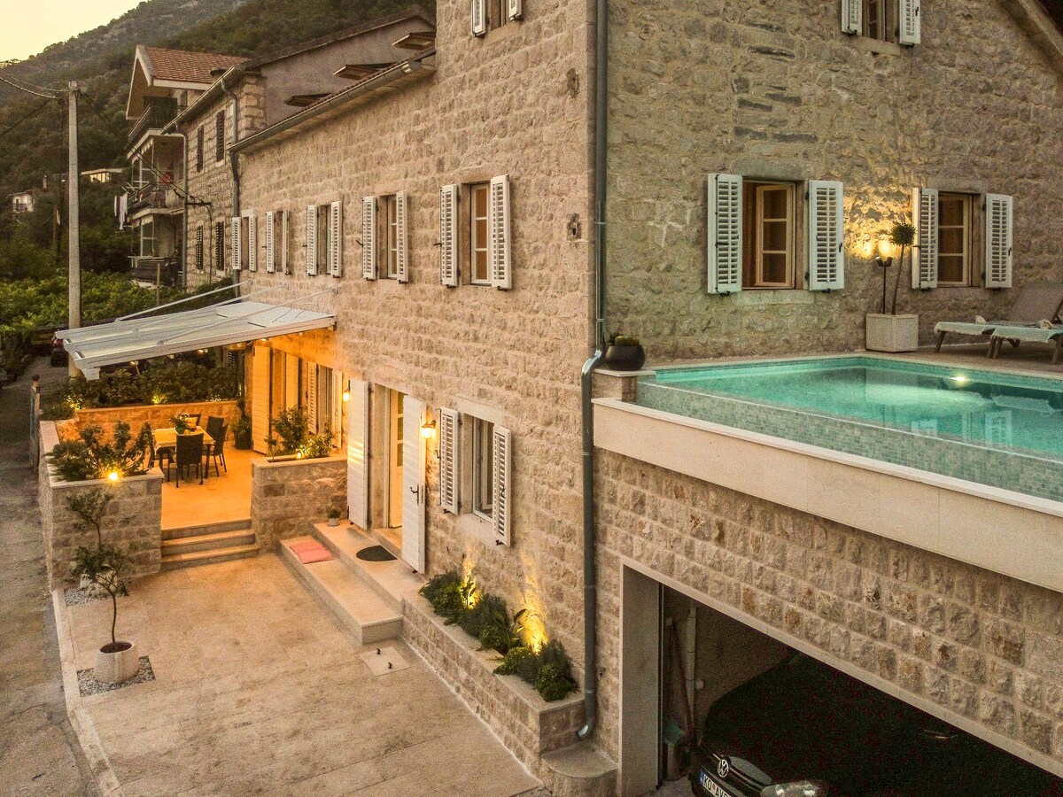 FELIZ - Luxury Stone Villa with Pool near Perast