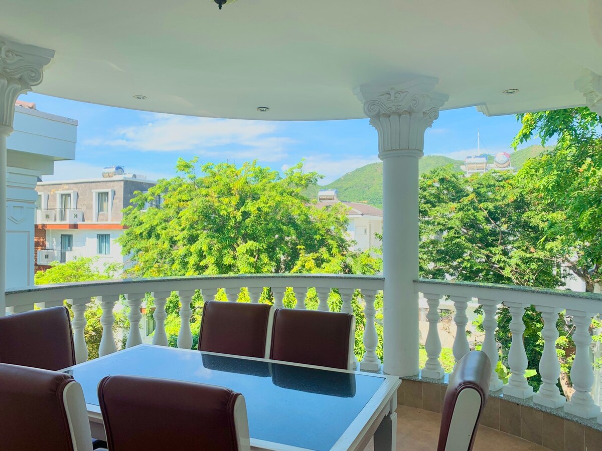 Benzen Villas Beachfront Villa in Nha Trang