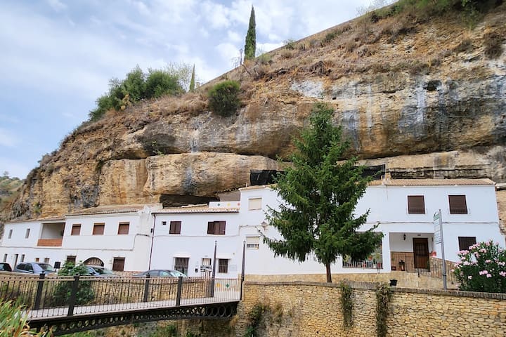 Setenil de las Bodegas的民宿