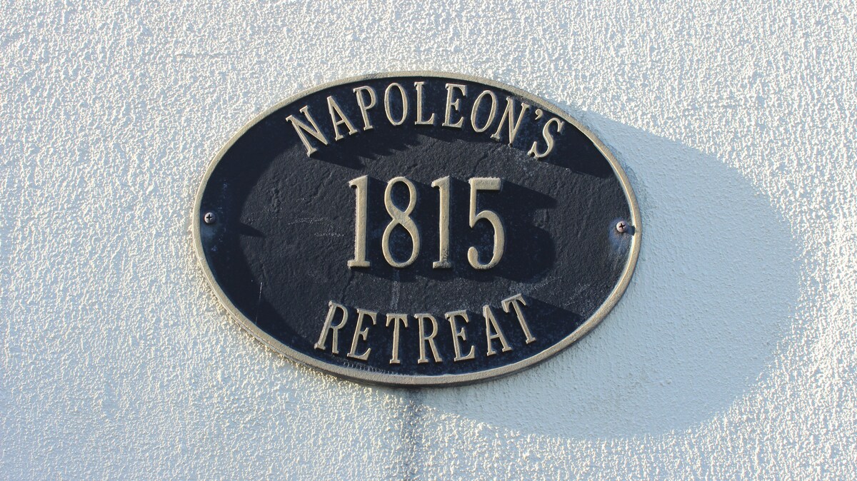 Napoleon's Retreat - Lafayette Room