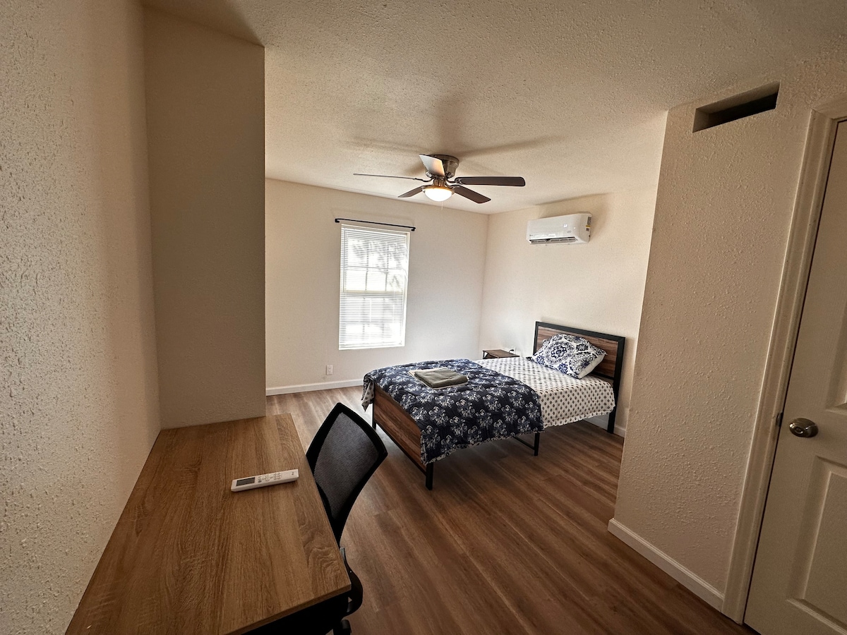 University Suite on Babcock 3, Rent Monthly